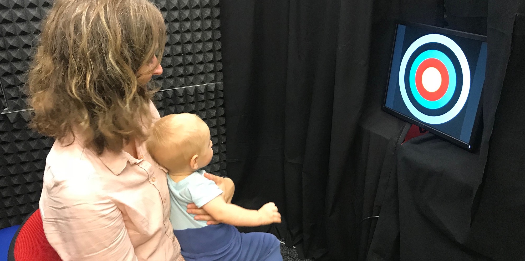 Experiment testující percepci řeči u kojenců